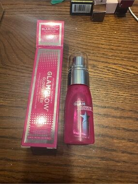 GLAMGLOW Pink Glowsetter Hydrating Setting Spray